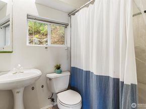 11804 90th Avenue NE, Kirkland WA 98034