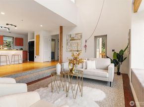 11804 90th Avenue NE, Kirkland WA 98034