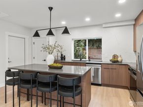 14306 Roslyn Place N, Seattle WA 98133