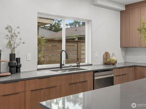 14306 Roslyn Place N, Seattle WA 98133