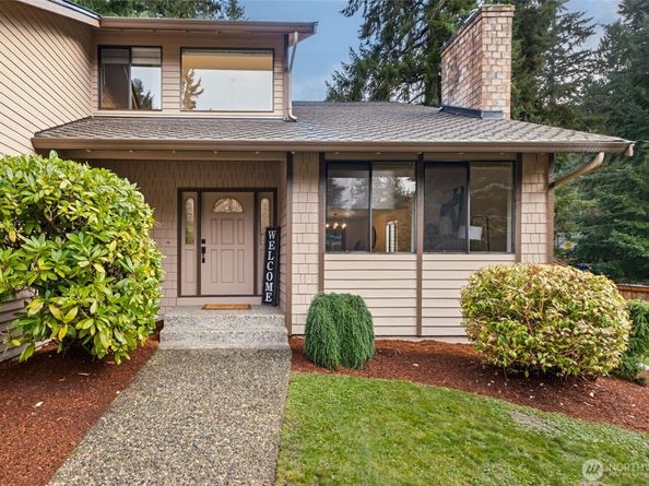 19714 41st Avenue NE, Lake Forest Park WA 98155