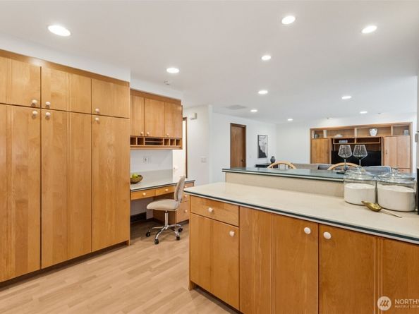 19714 41st Avenue NE, Lake Forest Park WA 98155