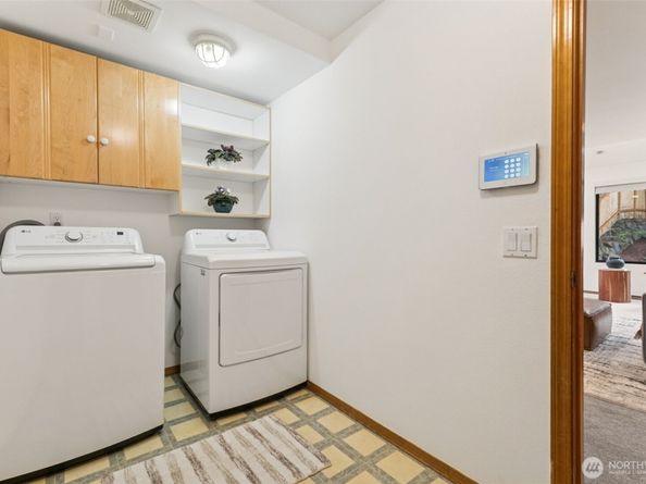 19714 41st Avenue NE, Lake Forest Park WA 98155