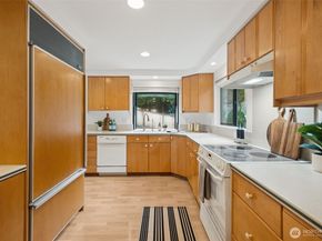 19714 41st Avenue NE, Lake Forest Park WA 98155