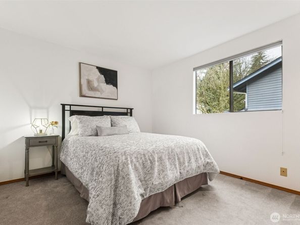 19714 41st Avenue NE, Lake Forest Park WA 98155