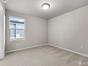 7027 Rainier Drive G, Everett WA 98203