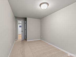 7027 Rainier Drive G, Everett WA 98203