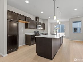 7027 Rainier Drive G, Everett WA 98203