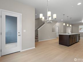 7027 Rainier Drive G, Everett WA 98203