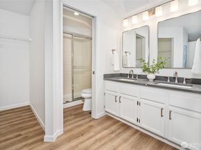 24221 SE 38th Place, Sammamish WA 98029