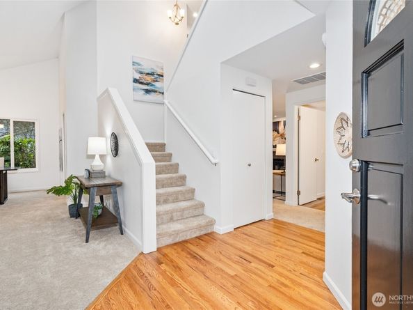 24221 SE 38th Place, Sammamish WA 98029