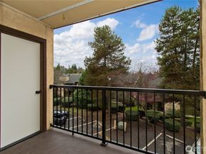 12525 NE 145th Place F93, Kirkland WA 98034