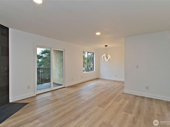 12525 NE 145th Place F93, Kirkland WA 98034