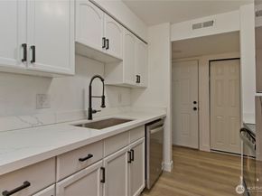 12525 NE 145th Place F93, Kirkland WA 98034