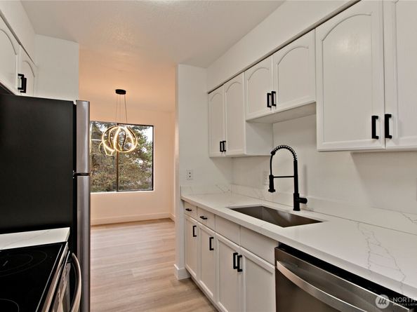 12525 NE 145th Place F93, Kirkland WA 98034