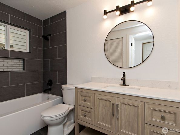 12525 NE 145th Place F93, Kirkland WA 98034