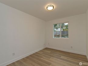 12525 NE 145th Place F93, Kirkland WA 98034