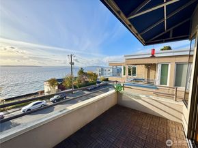 4222 Beach Drive SW 401, Seattle WA 98116