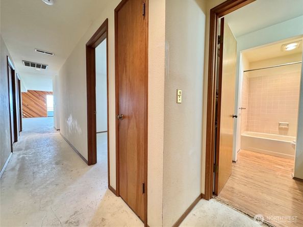 4222 Beach Drive SW 401, Seattle WA 98116