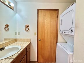 4222 Beach Drive SW 401, Seattle WA 98116