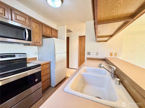 4222 Beach Drive SW 401, Seattle WA 98116