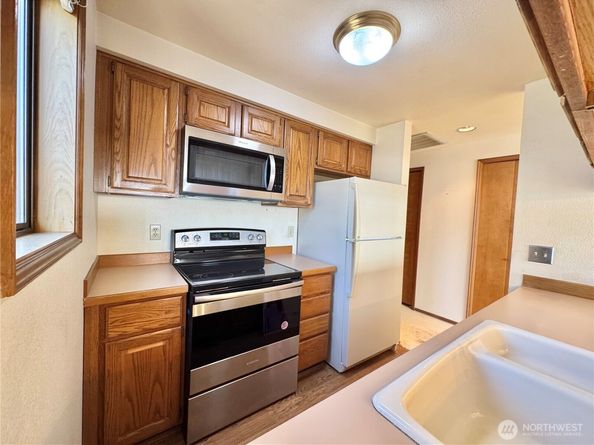 4222 Beach Drive SW 401, Seattle WA 98116