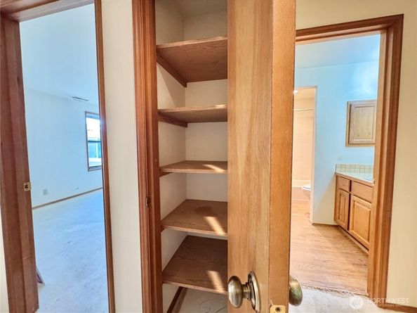 4222 Beach Drive SW 401, Seattle WA 98116