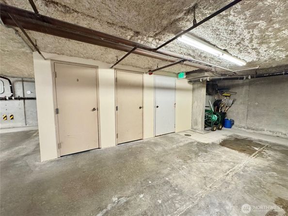 4222 Beach Drive SW 401, Seattle WA 98116