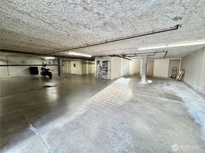 4222 Beach Drive SW 401, Seattle WA 98116