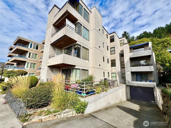4222 Beach Drive SW 401, Seattle WA 98116