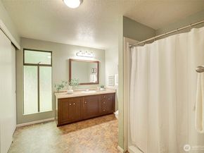 22710 2nd Avenue SE, Bothell WA 98021