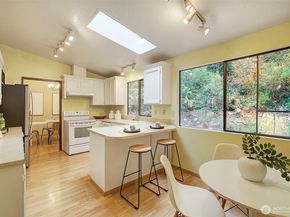 22710 2nd Avenue SE, Bothell WA 98021