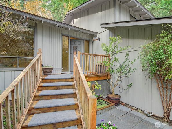 22710 2nd Avenue SE, Bothell WA 98021