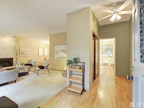 22710 2nd Avenue SE, Bothell WA 98021