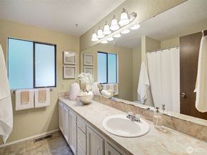 22710 2nd Avenue SE, Bothell WA 98021