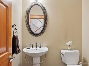 17412 32nd Avenue NE, Lake Forest Park WA 98155