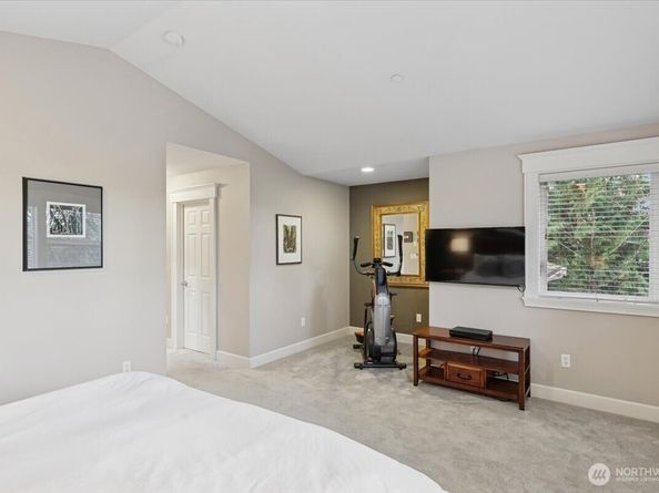 17412 32nd Avenue NE, Lake Forest Park WA 98155