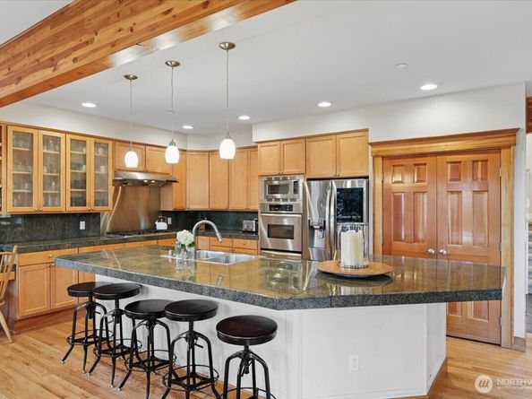 17412 32nd Avenue NE, Lake Forest Park WA 98155