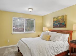 17412 32nd Avenue NE, Lake Forest Park WA 98155