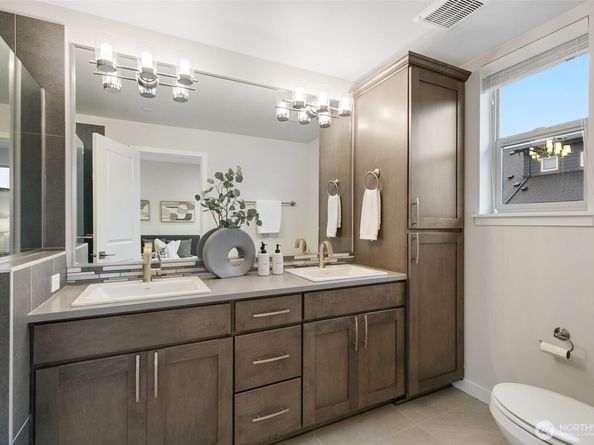 925 6th Avenue NE 10.1, Issaquah WA 98029