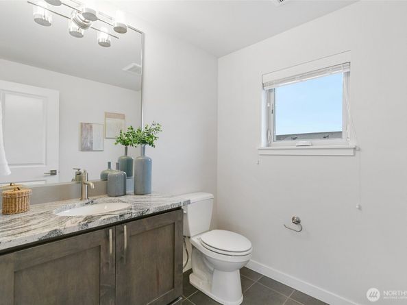 925 6th Avenue NE 10.1, Issaquah WA 98029