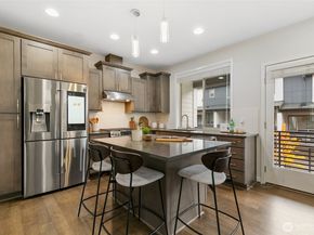 925 6th Avenue NE 10.1, Issaquah WA 98029