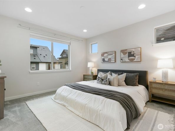 925 6th Avenue NE 10.1, Issaquah WA 98029