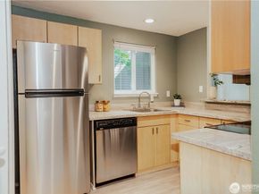 14409 NE 30th Place, Bellevue WA 98007