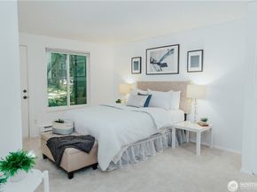 14409 NE 30th Place, Bellevue WA 98007