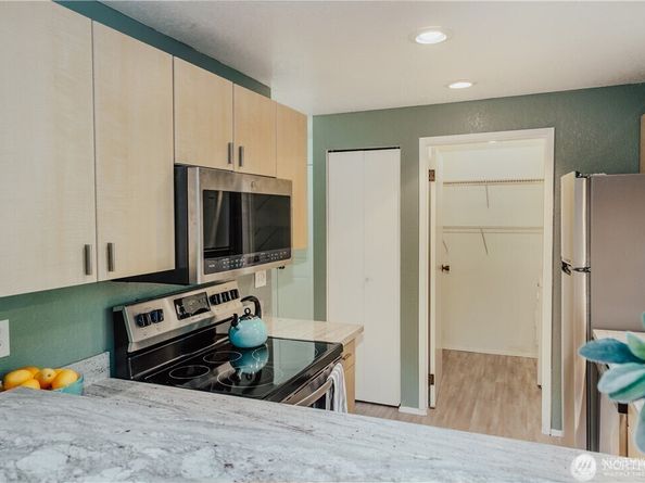 14409 NE 30th Place, Bellevue WA 98007