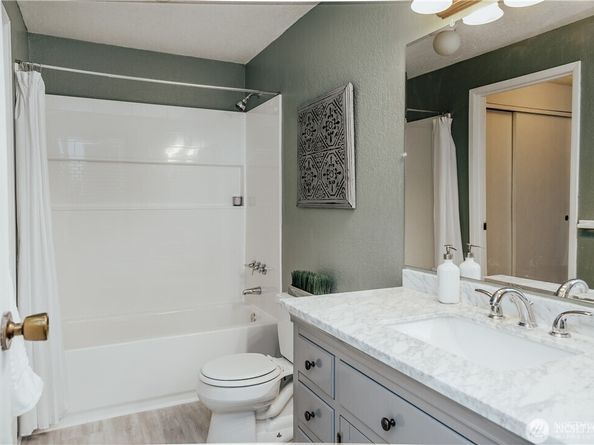 14409 NE 30th Place, Bellevue WA 98007