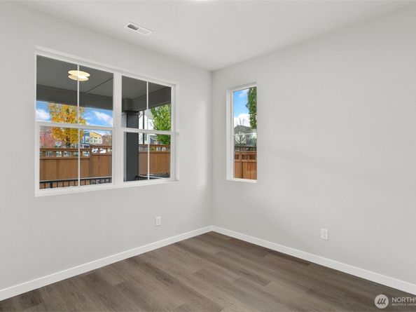 9713 5th Lane SW 80, Seattle WA 98106