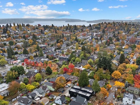 1114 26th Avenue D, Seattle WA 98122