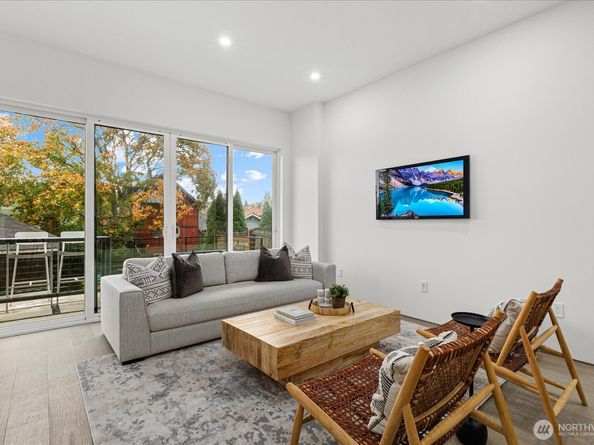 1114 26th Avenue D, Seattle WA 98122